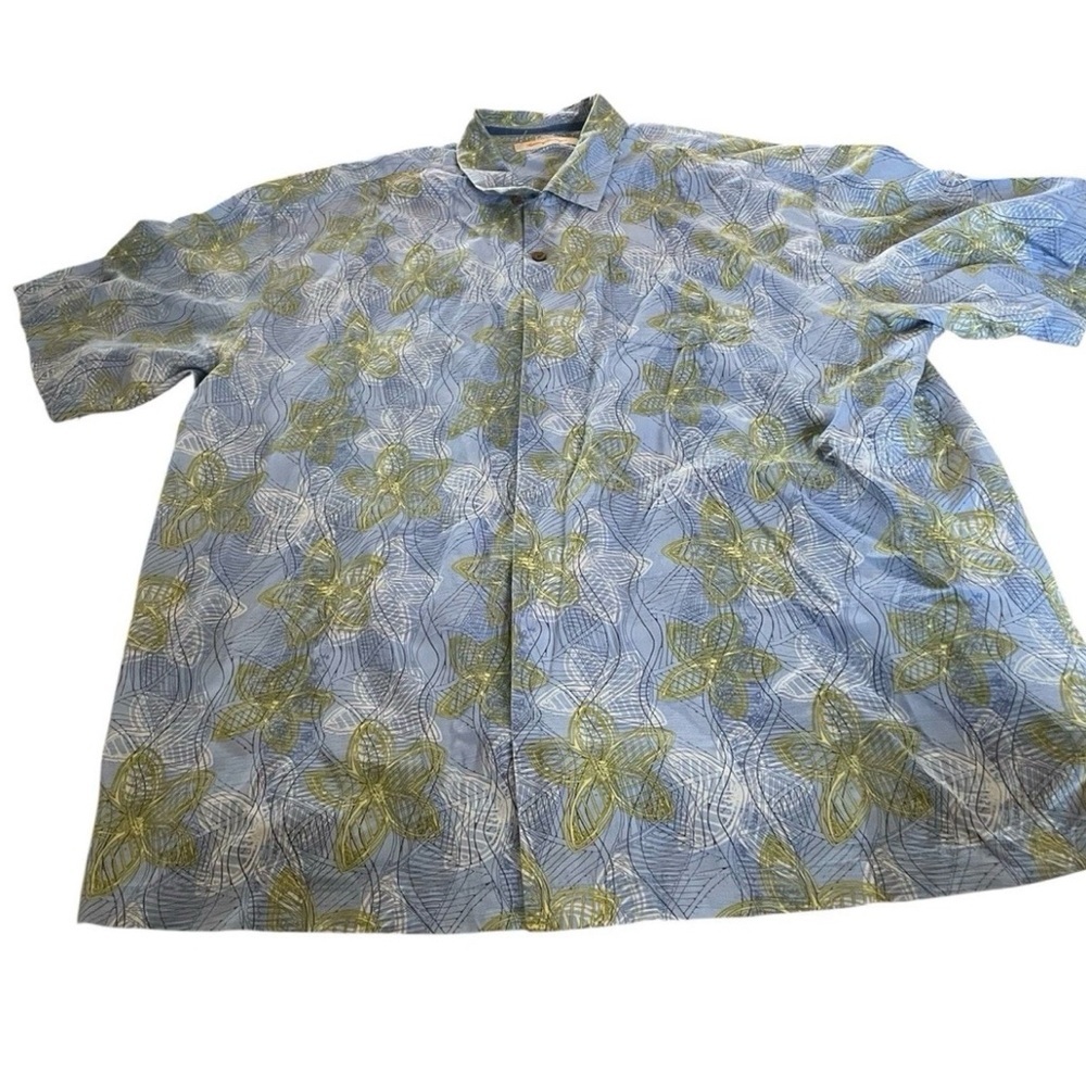 Tommy Bahama Men's Silk/Cotton/Linen floral Hawaiian Aloha camp shirt.